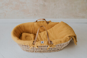 Textiles to the Moses basket Honey