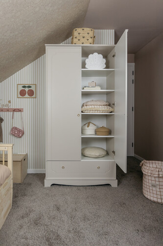 Royal_latte_wardrobe_02.jpg