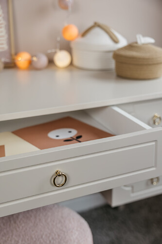 Royal_latte_desk_02.jpg
